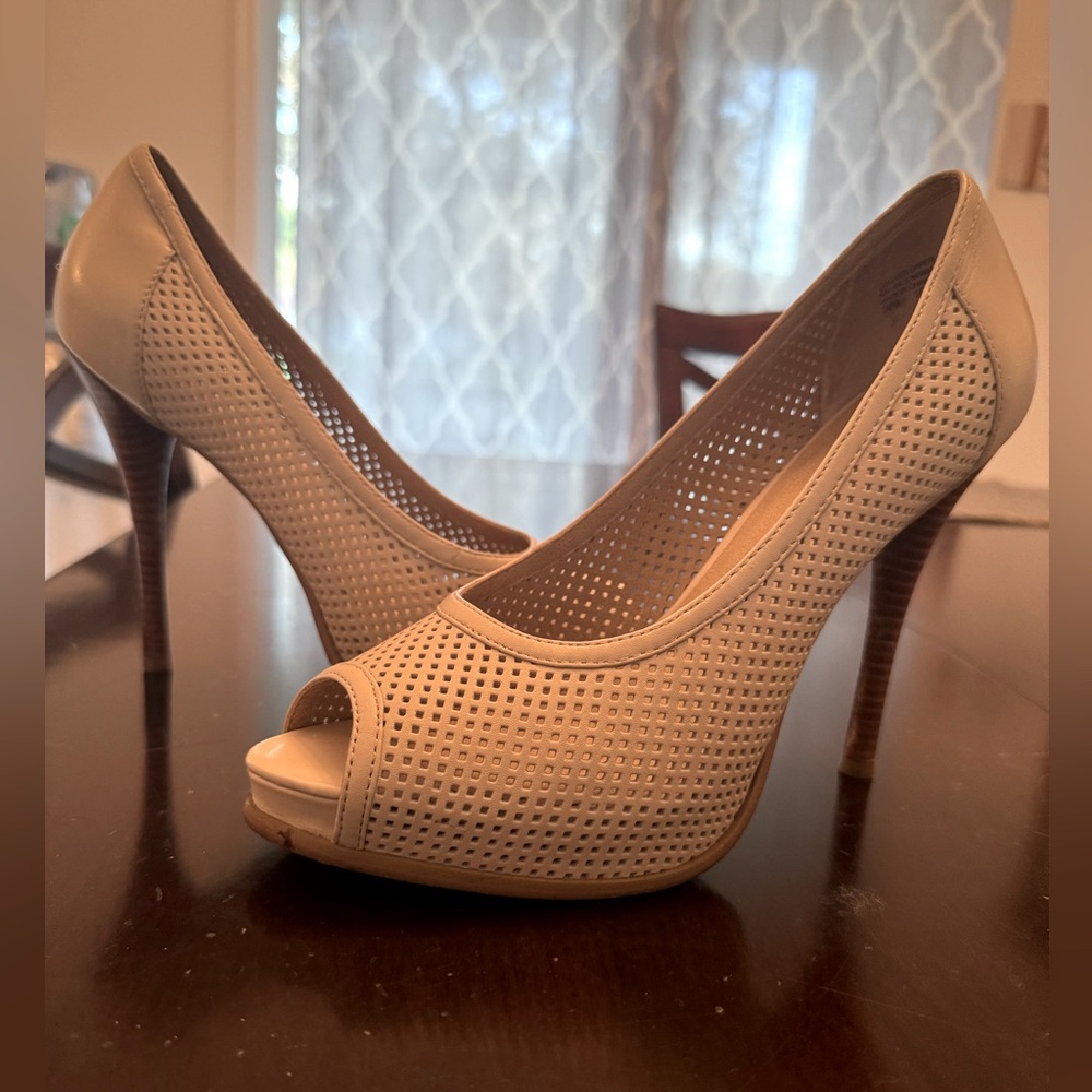 Levity Nude 5” heels wood heels